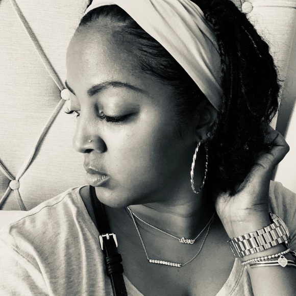 Meet your Posher, Nadia - Picture 1 of 1